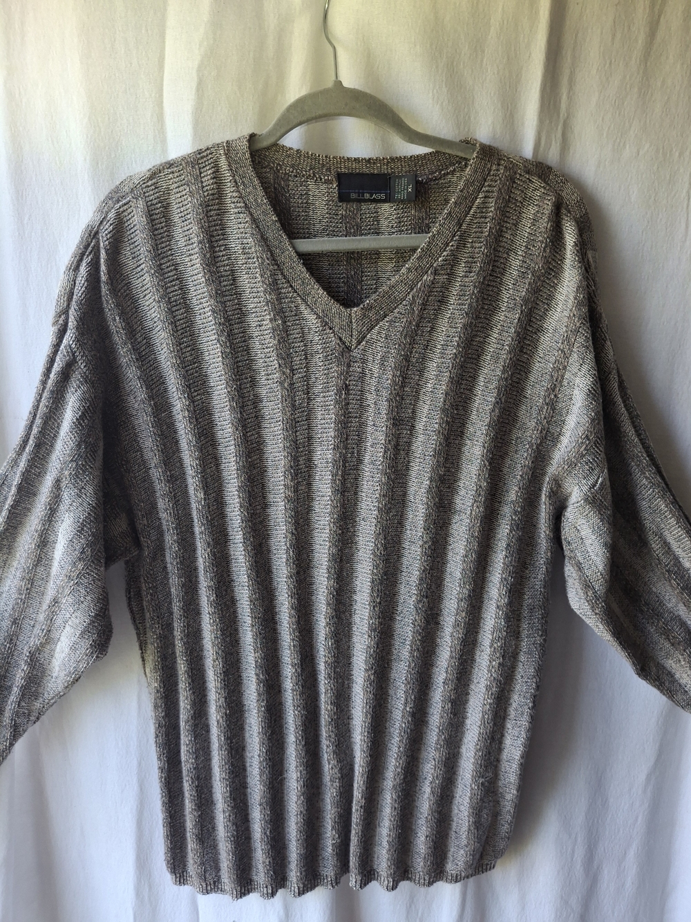 bill blass Men's V-Neck Ribbed Sweater in Gray Brown